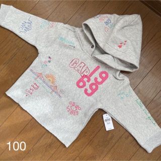 ギャップ(GAP)の★レア★新品、未使用　ギャップ　刺繍パーカー　100(Tシャツ/カットソー)