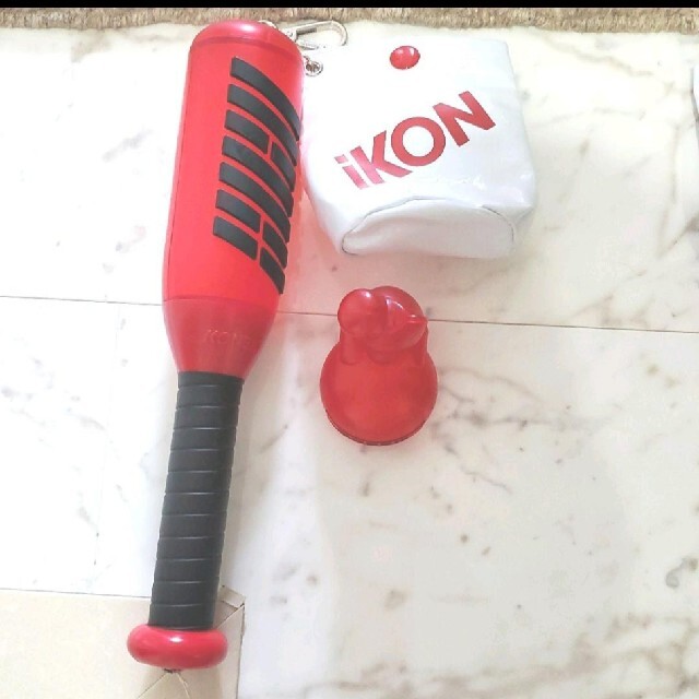 iKON(アイコン)のiKON　ペンライト エンタメ/ホビーのタレントグッズ(アイドルグッズ)の商品写真