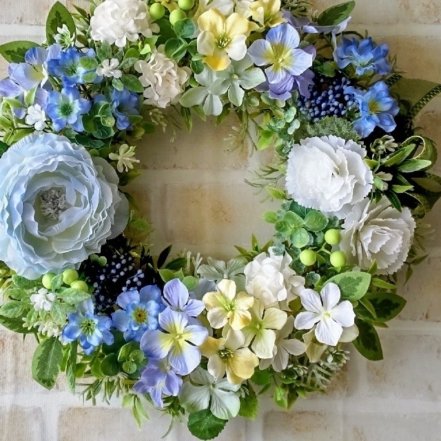 水色のラナンキュラスと紫陽花のリース ハンドメイド ブルーリース