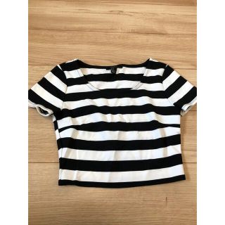 フォーエバートゥエンティーワン(FOREVER 21)のボーダー　クロップド丈　トップス　フォーエバー21(Tシャツ(半袖/袖なし))