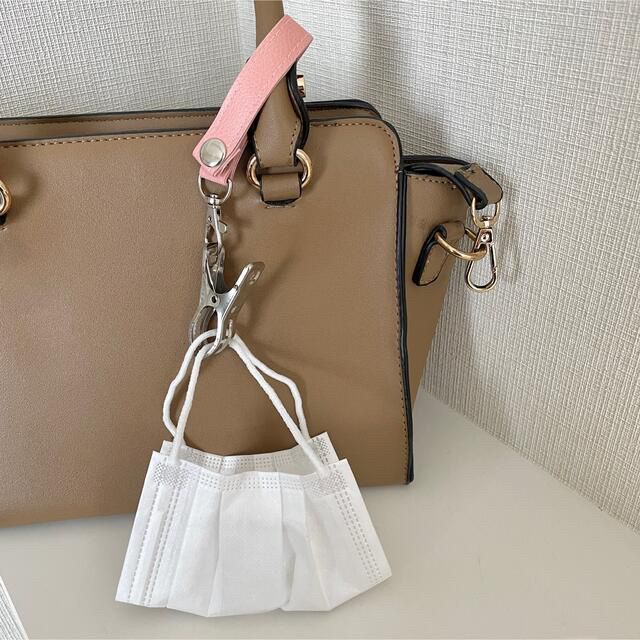 マルチキーホルダー(beige)シューズクリップ ハンドメイドのキッズ/ベビー(外出用品)の商品写真