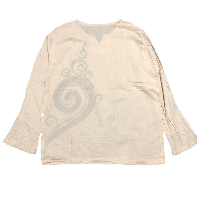 【新品】渦柄　長袖　クルタ　ロンT  ベージュ メンズのトップス(Tシャツ/カットソー(七分/長袖))の商品写真