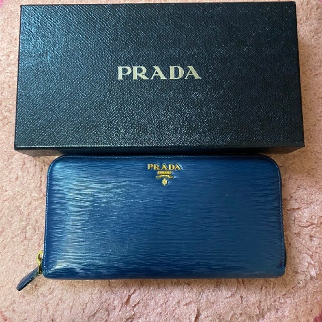 PRADA(プラダ)のPRADA　長財布 レディースのファッション小物(財布)の商品写真