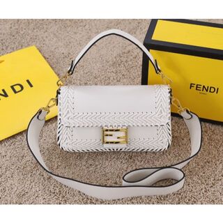 フェンディ ハンドバッグ（ホワイト/白色系）の通販 200点以上 | FENDI 
