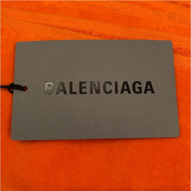 Balenciaga(バレンシアガ)のBalenciaga / BB大判ビーチタオル オレンジ インテリア/住まい/日用品の日用品/生活雑貨/旅行(タオル/バス用品)の商品写真