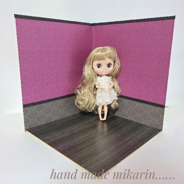 【ハンドメイド】ドールハウス　背景ボード(ゴシック)【匿名配送】 ハンドメイドのおもちゃ(ミニチュア)の商品写真