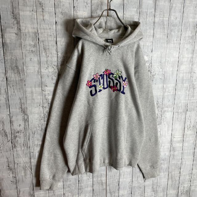 STUSSY(ステューシー)の【即完売モデル☆大人気XLサイズ☆未使用】ステューシー 花柄刺繍 パーカー メンズのトップス(パーカー)の商品写真