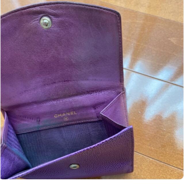 CHANEL(シャネル)のシャネルキャビアスキン紫折り財布 レディースのファッション小物(財布)の商品写真