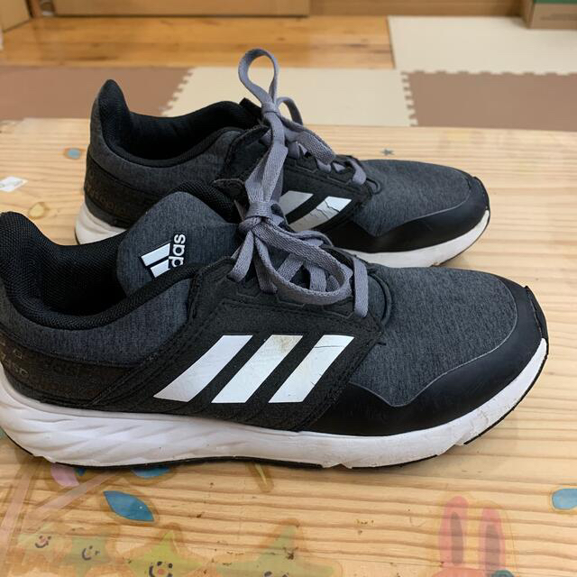 adidas(アディダス)のスニーカー　adidas 21センチ キッズ/ベビー/マタニティのキッズ靴/シューズ(15cm~)(スニーカー)の商品写真