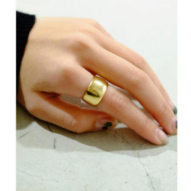 TODAYFUL(トゥデイフル)のTODAYFUL ワイドブレスリング 指輪 リング シンプル ゴールド 9号 レディースのアクセサリー(リング(指輪))の商品写真