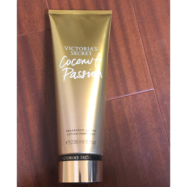 Victoria's Secret(ヴィクトリアズシークレット)のヴィクトリアシークレット　ボディークリーム コスメ/美容のボディケア(ボディクリーム)の商品写真