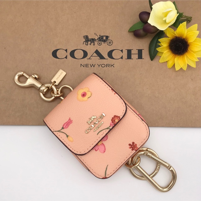COACH 大人気! アタッチメントケースチャーム ミスティカルフローラル 新品 | フリマアプリ ラクマ