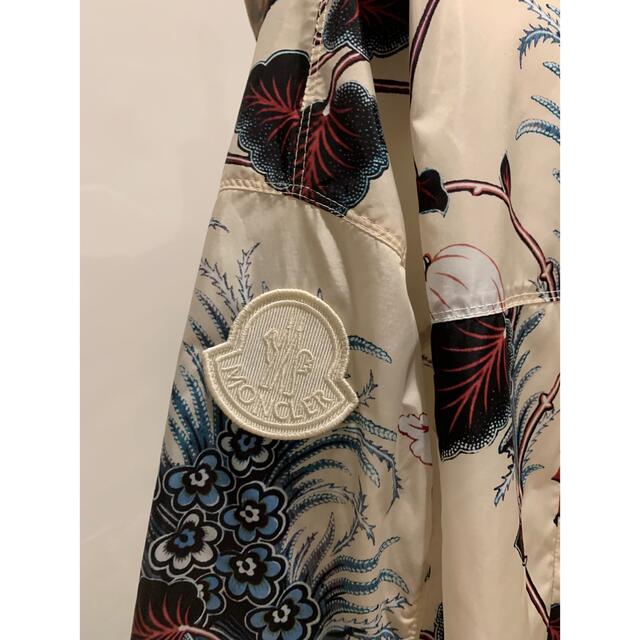 moncler ALFARD 花柄ロングナイロンジャケット レディースのジャケット/アウター(ナイロンジャケット)の商品写真