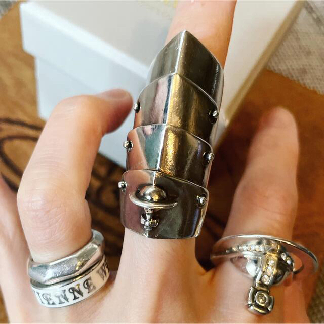 レア美品/箱付きVivienneWestwood 旧アーマーリングXS レア美品/箱付きVivienneWestwood 旧アーマーリングXS