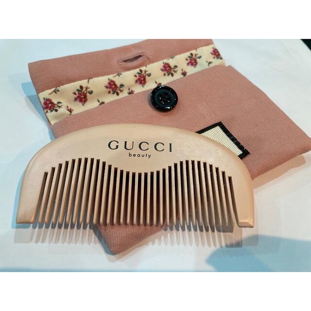 Gucci(グッチ)のgucci ノベルティ　くし コスメ/美容のヘアケア/スタイリング(ヘアブラシ/クシ)の商品写真