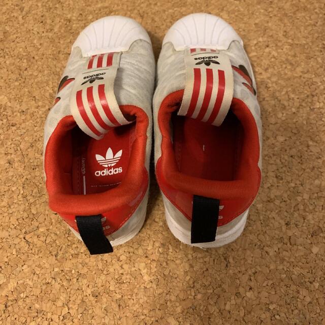 adidas(アディダス)のadidasディズニーコラボスーパースター キッズ/ベビー/マタニティのキッズ靴/シューズ(15cm~)(スニーカー)の商品写真