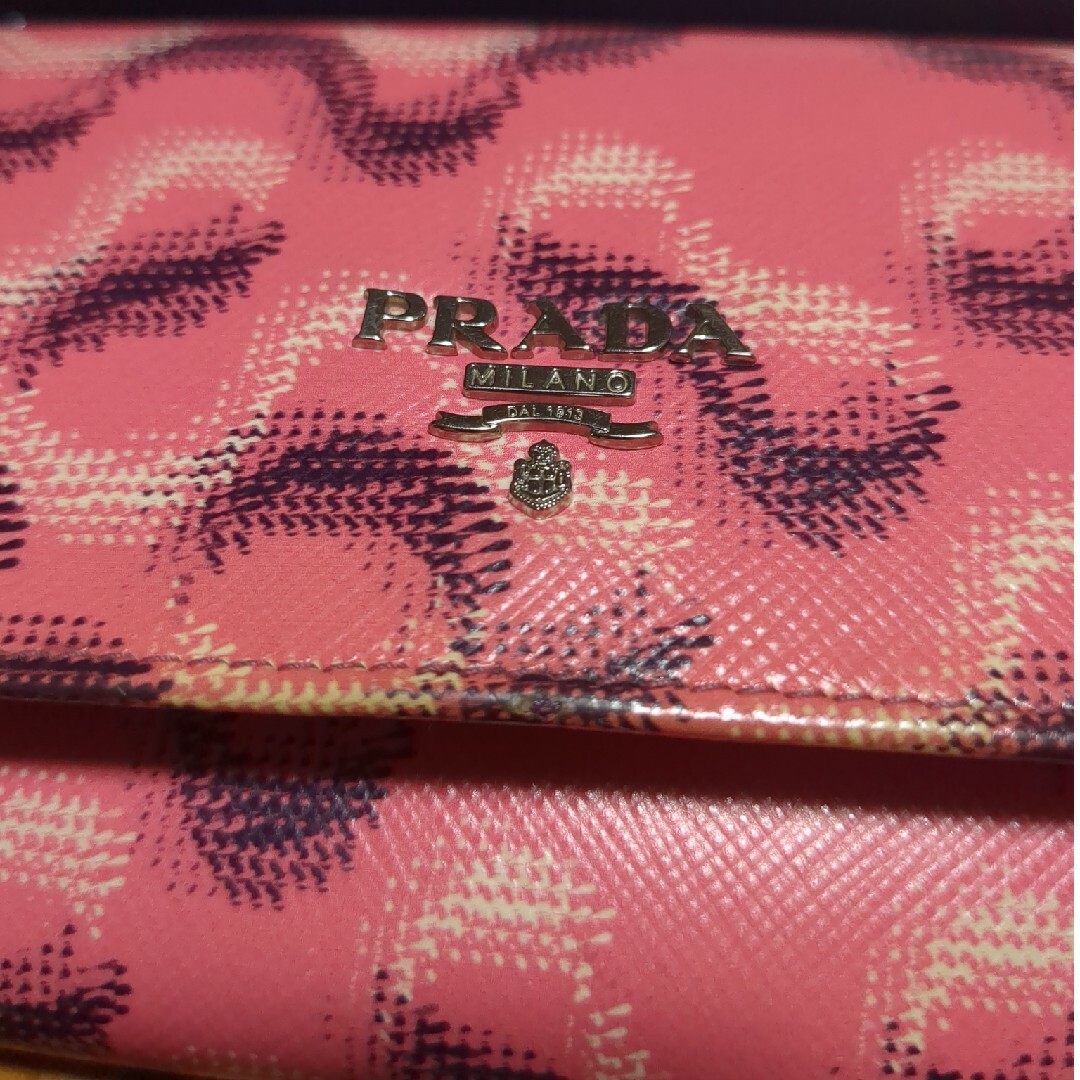 PRADA(プラダ)のPRADA長財布 レディースのファッション小物(財布)の商品写真