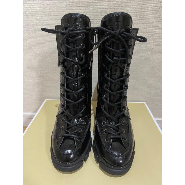 Michael Kors(マイケルコース)の【新品】MICHAEL MICHAEL KORS クロコダイルショートブーツ 黒 レディースの靴/シューズ(ブーツ)の商品写真