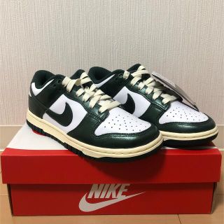 ナイキ(NIKE)のNIKE DUNK LOW vintage green 未使用(スニーカー)