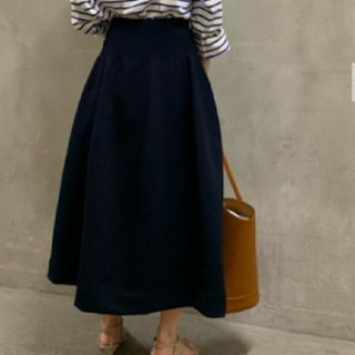 ホールガーメントボリュームフレアスカート
