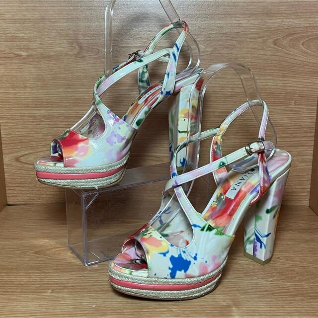 DIANA - ☆人気☆ダイアナ サンダル 厚底 エナメル 花柄 マルチカラー