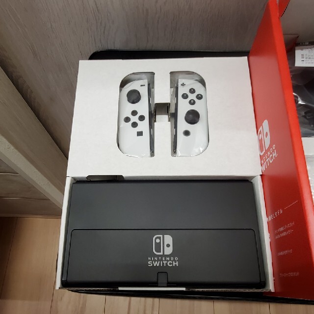 Nintendo Switch OLED 本体　白