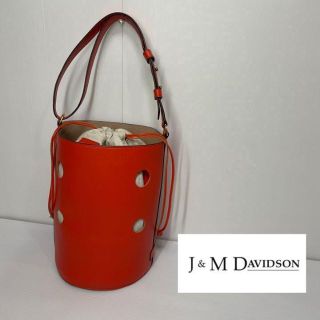 ジェイアンドエムデヴィッドソン(J&M DAVIDSON)のJ&M DAVIDSON 筒型 バケツバッグ JOY ジョイ　ハンド　美品(ハンドバッグ)