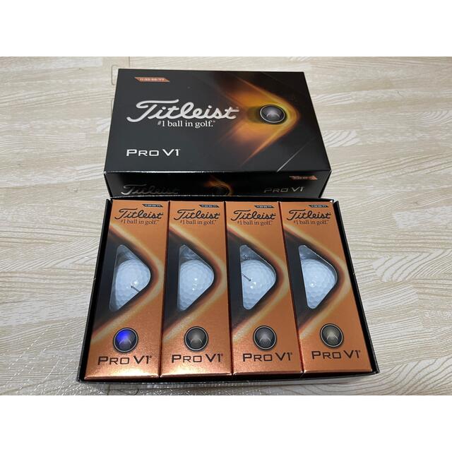 Titleist(タイトリスト)のタイトリスト　ボール　pro v1  ホワイト1ダース　新品未使用 チケットのスポーツ(ゴルフ)の商品写真