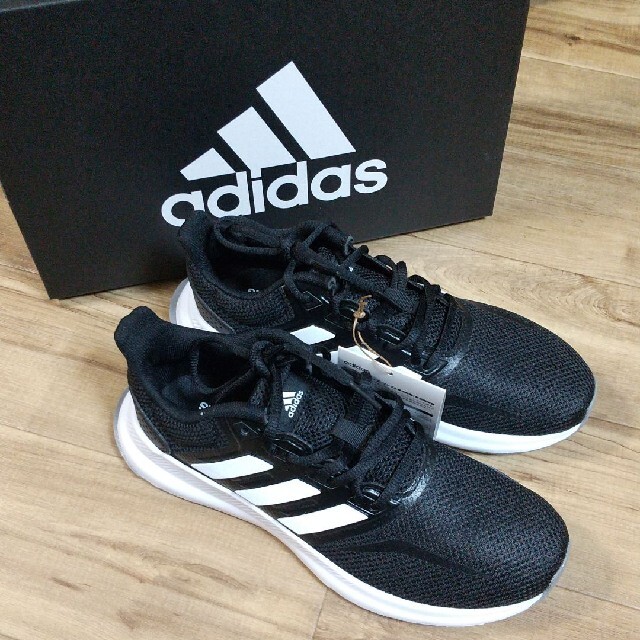 新品 24cm adidas スニーカー レディース ファルコンラン 黒 レディースの靴/シューズ(スニーカー)の商品写真