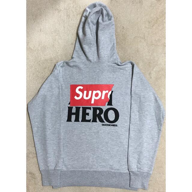 supremeとanti heroのコラボパーカーです。値下げは可能です。