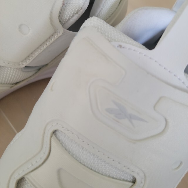 Reebok(リーボック)のReebok　フューリーライト　ホワイト メンズの靴/シューズ(スニーカー)の商品写真