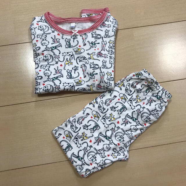 PETIT BATEAU(プチバトー)のパジャマ 5a キッズ/ベビー/マタニティのキッズ服女の子用(90cm~)(パジャマ)の商品写真