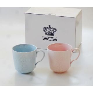 ロイヤルコペンハーゲン(ROYAL COPENHAGEN)のロイヤルコペンハーゲン　 フラワーエンブレムマグカップ(グラス/カップ)