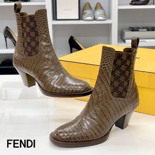 フェンディ(FENDI)の4066 未使用 フェンディ レザー クロコ サイドゴアブーツ ブラウン(ブーツ)