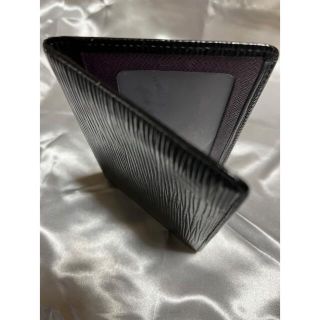 ルイヴィトン(LOUIS VUITTON)の美品　LOUIS VUITTON エピ　メンズ　レディース　カードケース　黒、紫(名刺入れ/定期入れ)