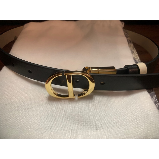 ックシリー Christian 30 MONTAIGNE リバーシブルベルト の通販 by 葵shop|クリスチャンディオールならラクマ Dior ☆DIOR 21AW新作 リバーシブ DIOR 30 MONTAIGNE リバーシブルベルト