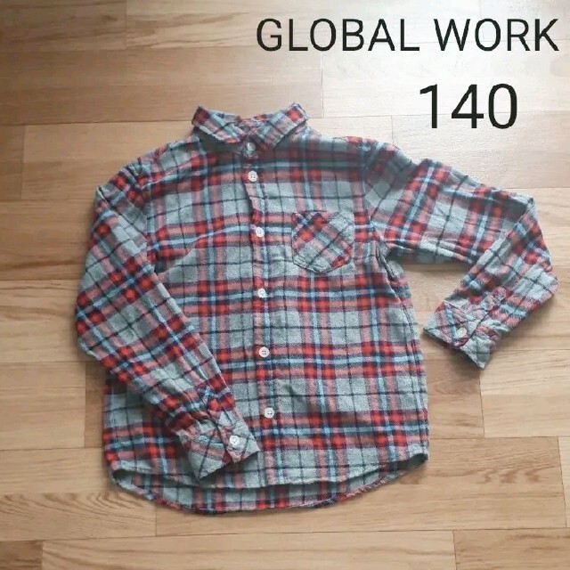 GLOBAL WORK(グローバルワーク)のGLOBAL WORK 　キッズ　ネルチェック長袖シャツ　140 キッズ/ベビー/マタニティのキッズ服男の子用(90cm~)(Tシャツ/カットソー)の商品写真