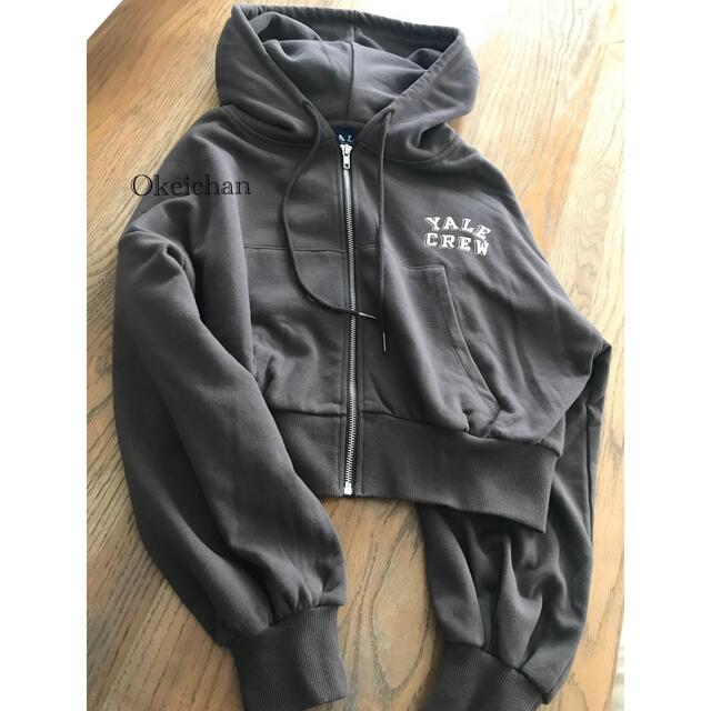 who's who Chico - 新品タグ付き☆YALE 胸ロゴプリントZIP who's who Chico - 新品タグ付き☆YALE 胸ロゴプリントZIP
