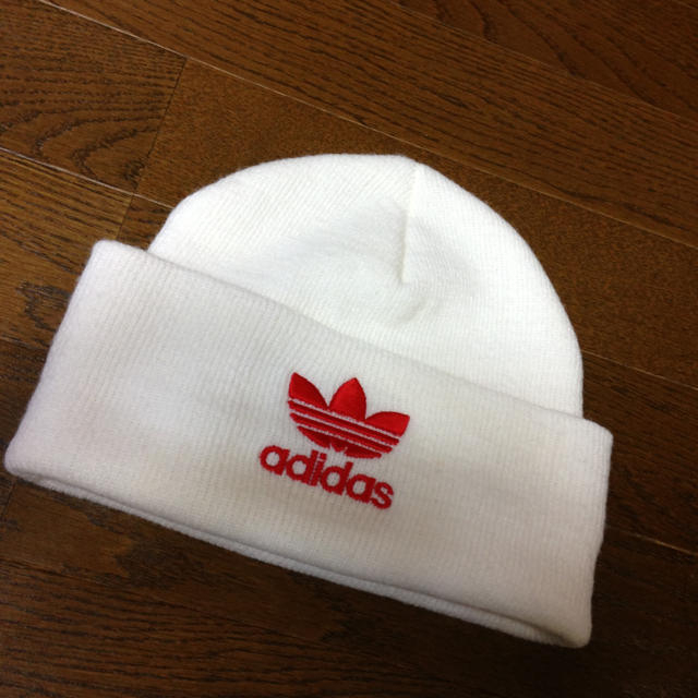 adidas(アディダス)のadidas♡ニット レディースの帽子(ニット帽/ビーニー)の商品写真