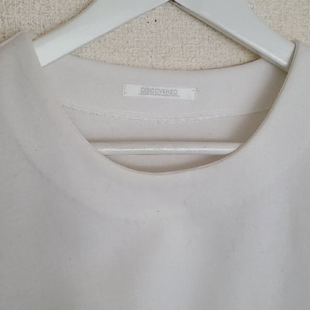 DISCOVERED(ディスカバード)のDISCOVEREDディスカバード Tシャツ ホワイト メンズのトップス(Tシャツ/カットソー(半袖/袖なし))の商品写真