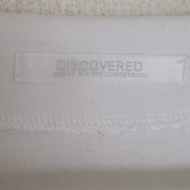 DISCOVERED(ディスカバード)のDISCOVEREDディスカバード Tシャツ ホワイト メンズのトップス(Tシャツ/カットソー(半袖/袖なし))の商品写真