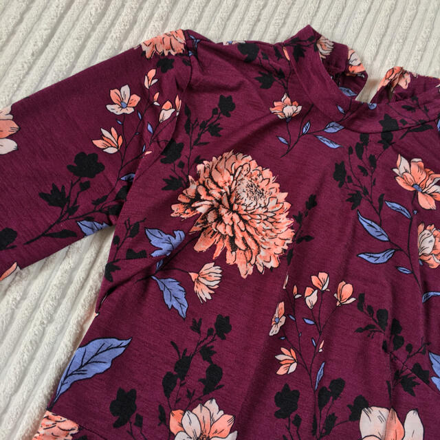 H&M(エイチアンドエム)のforever21 花柄 ワンピース purple 紫 size S レディースのワンピース(ひざ丈ワンピース)の商品写真