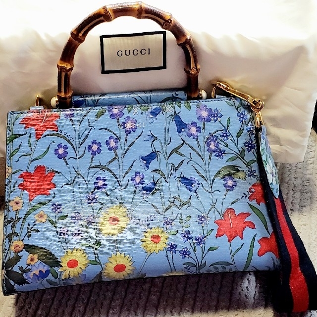 Gucci(グッチ)のGUCCI バンブー ショルダー バッグ フローラ  花柄 レディースのバッグ(ショルダーバッグ)の商品写真