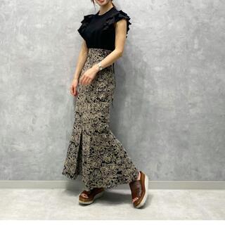 ココディール(COCO DEAL)のラインフラワー配色刺繍ハイウエストマーメイドスカート(ロングスカート)