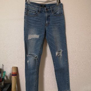 フォーエバートゥエンティーワン(FOREVER 21)のダメージ加工 スキニーデニムパンツ(デニム/ジーンズ)