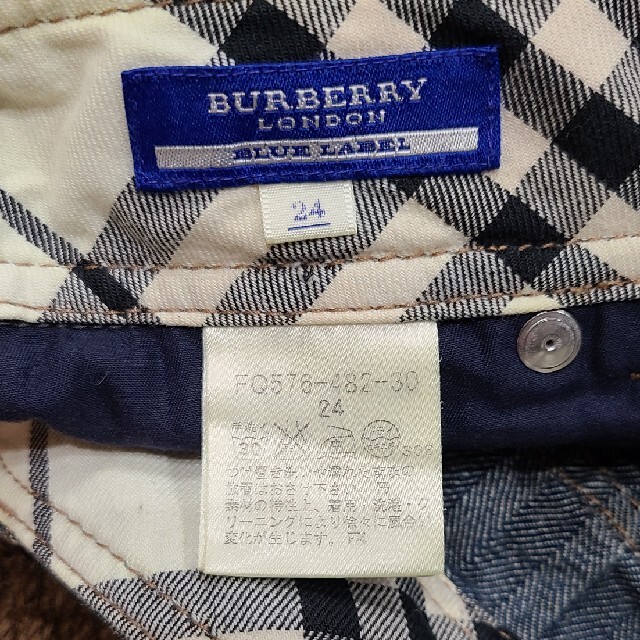 BURBERRY BLUE LABEL(バーバリーブルーレーベル)のBURBERRYブルーレーベル レディースのパンツ(デニム/ジーンズ)の商品写真