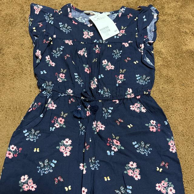 H&M(エイチアンドエム)のH&M 花柄オールインワン！新品90cm キッズ/ベビー/マタニティのキッズ服女の子用(90cm~)(パンツ/スパッツ)の商品写真