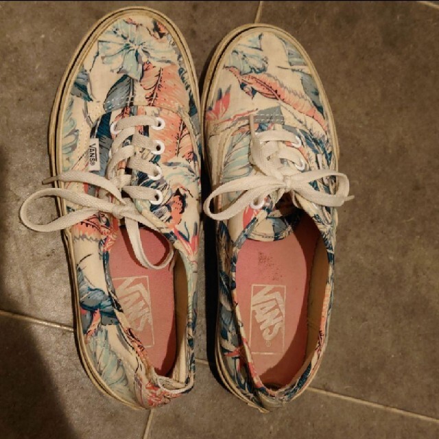 VANS(ヴァンズ)の靴 VANS バンズ ハワイ HAWAII 南国 モンステラ ピンク 水色 女性 レディースの靴/シューズ(スニーカー)の商品写真