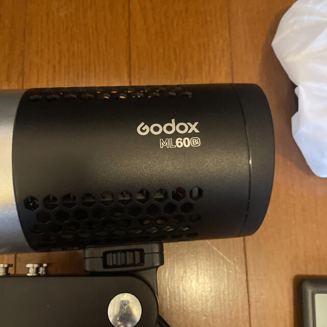 godox ml60 bi バイカラー 付属品完備 スマホ/家電/カメラのカメラ(ストロボ/照明)の商品写真