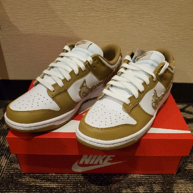 NIKE(ナイキ)のNIKE DUNK LOW ESS(26cm) メンズの靴/シューズ(スニーカー)の商品写真